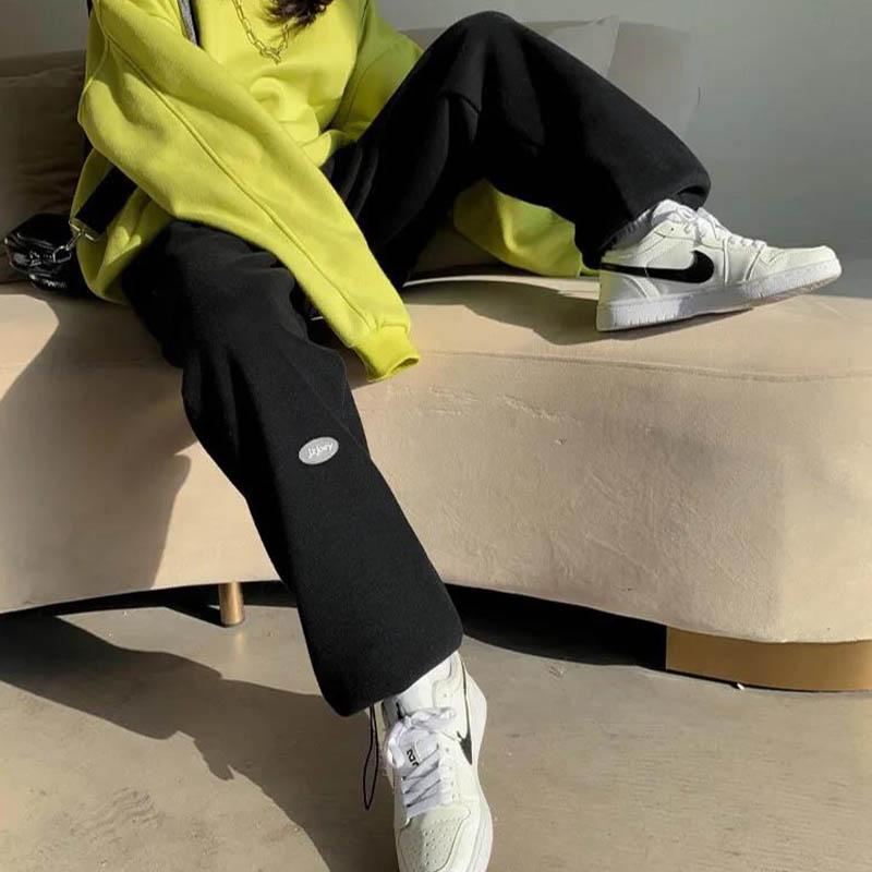 Lamb Velvet Trousers Plus Velvet Thick Sports Pants Women's Winter Loose Warm Trousers with Wide Leg Pants and Outer Cotton Trousers
