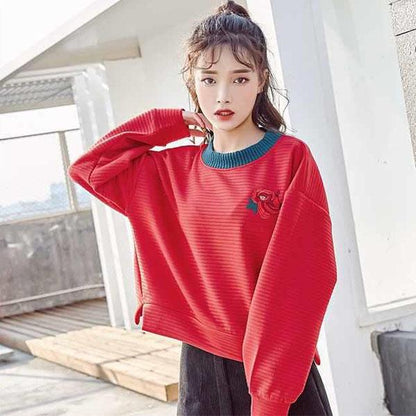 Autumn and Winter Thick Loose Round Neck Embroidery Knit Sweater Student Short Sweater Women