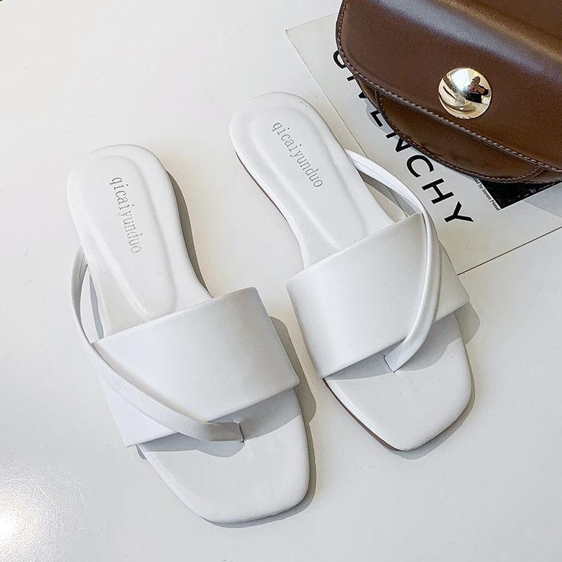 Sandals Female Summer Flat-bottomed Outer Wear Fashionable Flops Beach Non-slip Leather Plywood All-match Sandals