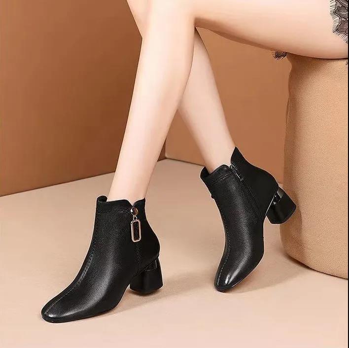 Soft Leather Short Boots Women's Winter Plus Velvet Wild Side Zipper Square Toe Thick Plus Velvet Martin Boots