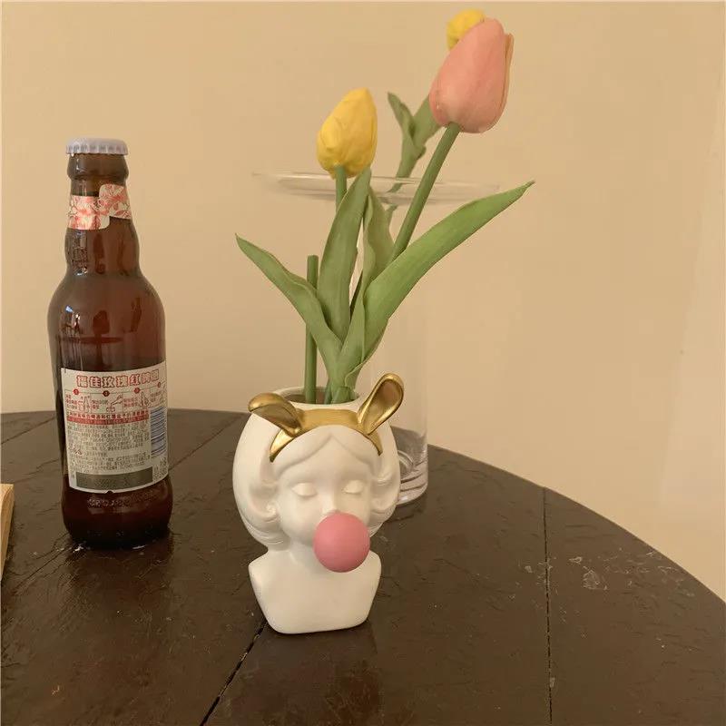 Ins Blowing Bubble Girl Pen Holder Student Girl Heart Desktop Sculpture Makeup Brush Storage Bucket Vase Ornament Decoration