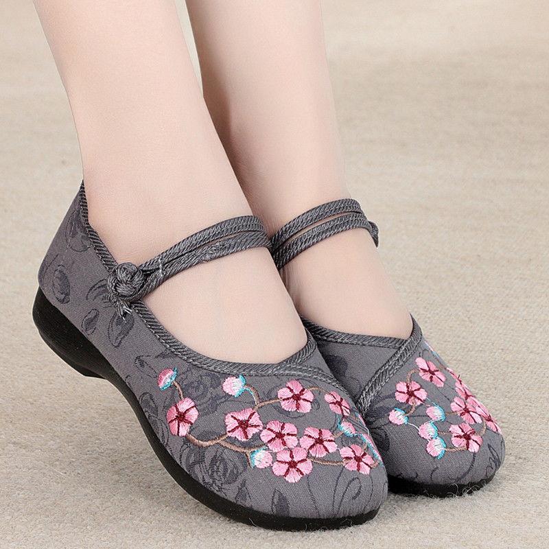 Old Beijing Cloth Shoes Women Hanfu Embroidered Shoes Women Ancient Style Shallow Mouth Soft Bottom Ethnic Style Women's Shoes Non-slip Mother Shoes