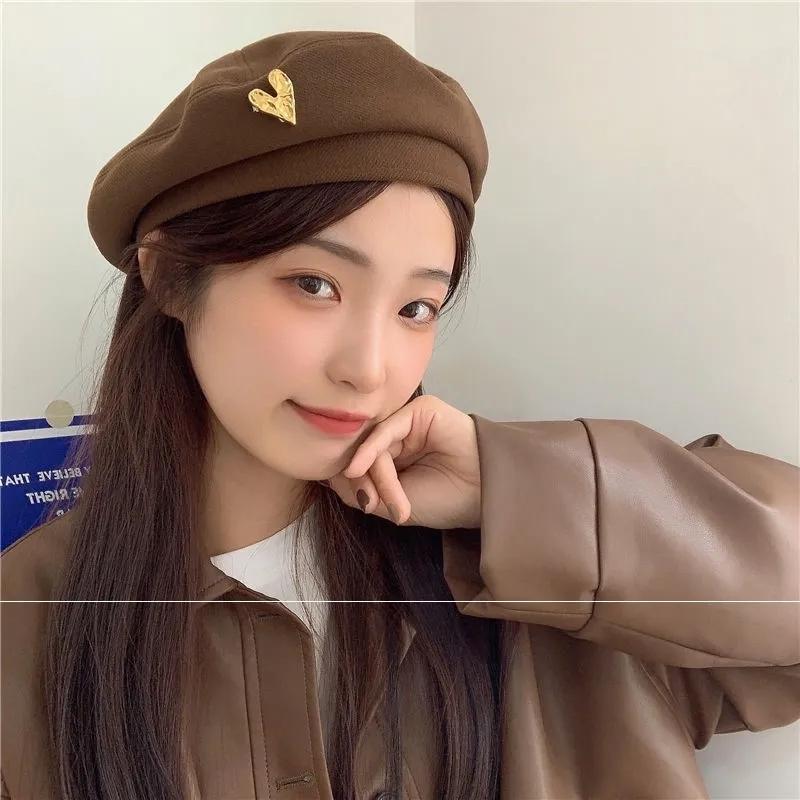 Ladies Beret Hat Vintage Woolen Retro Metal Heart Painter Hat Solid Sweet Cute All-match Beret Cap High Quality Beanies Cap