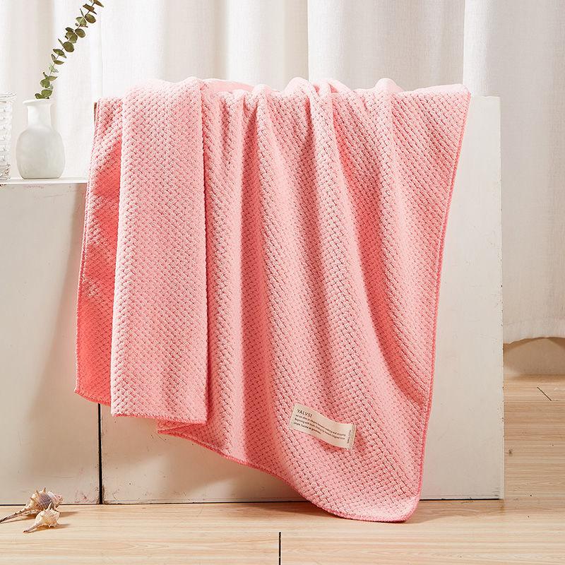 Oversized Bath Towels for Adult Men and Women Are More Absorbent Than Cotton Towels and The Fabric Is Softer and Cute
