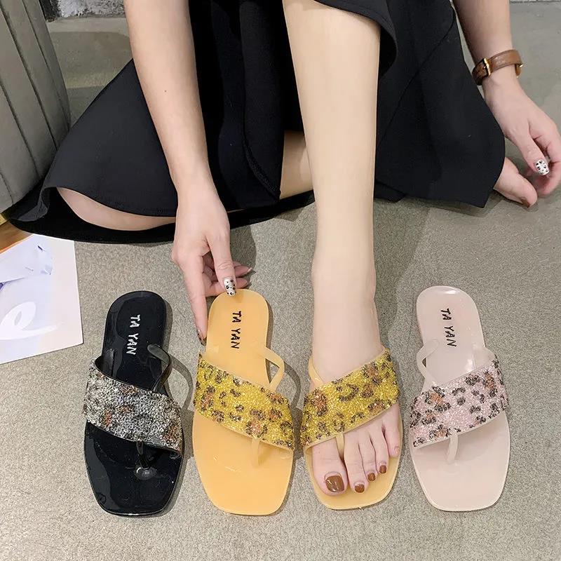 Plastic Crystal Slippers Women Wear Non-slip Sandals Slippers Rhinestone Herringbone Fashion All-match Crystal Shoes Please buy the bigger one
