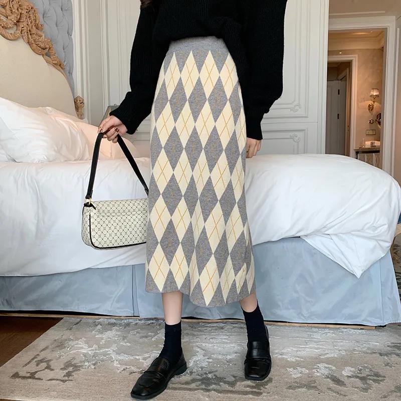 Women's Knitted Half-length Skirts In Autumn and Winter Are Thin and Thin, Covering The Crotch Skirt, High-waisted A-line Package Hip Skirt