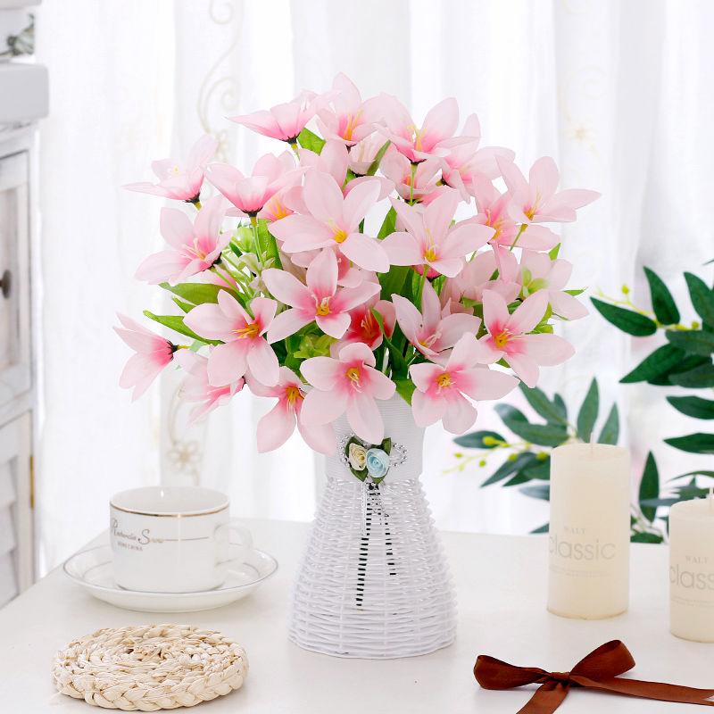 Table Decoration Living Room Plastic Flower Bouquet Small Potted Plant Decoration Artificial Flower Simulation Flower Indoor Furnishing Dining Table