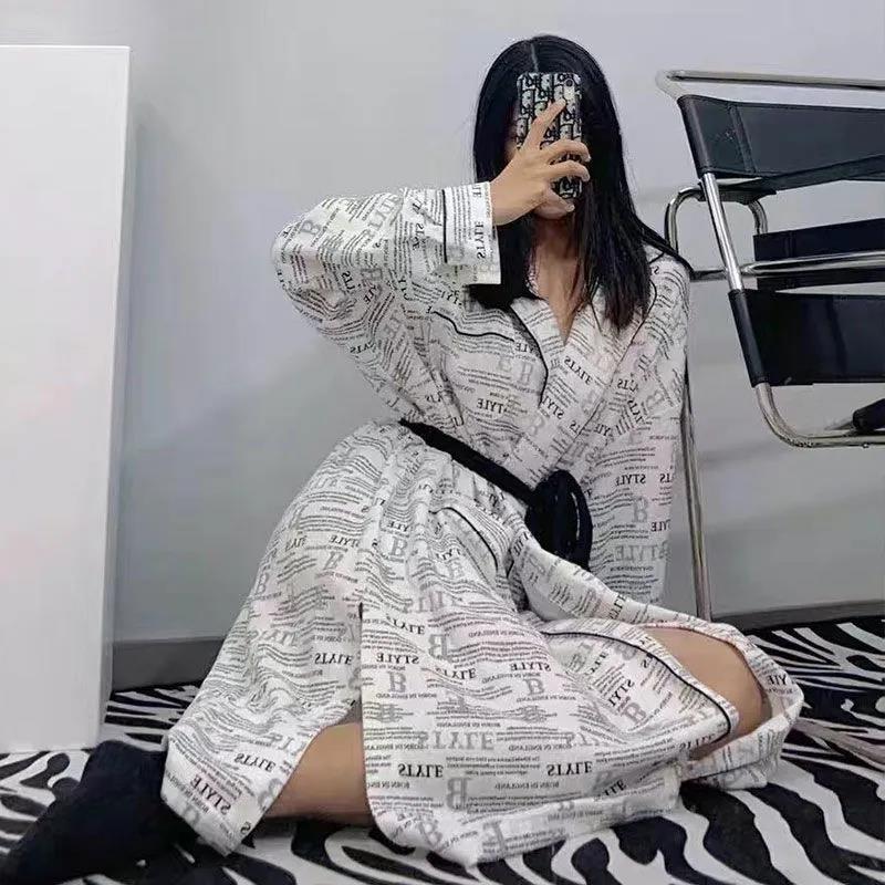 Pajamas Women Spring and Autumn Can Wear Bathrobes Mid-length Sweet Nightdresses Summer Hotel Beauty Nightgowns Personalized Home Wear