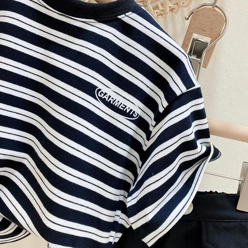 Boy's Suit Summer Small and Medium-sized Children's Striped T-shirt Thin Section Solid Color Button Children's Shorts Tide Two-piece Suit