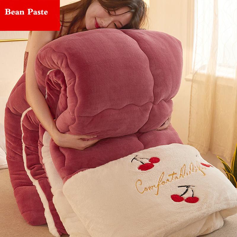 Thick and Warm Chemical Fiber Quilt Comfortable and Skin-friendly Chemical Fiber Quilt, Household Hotel Bedding