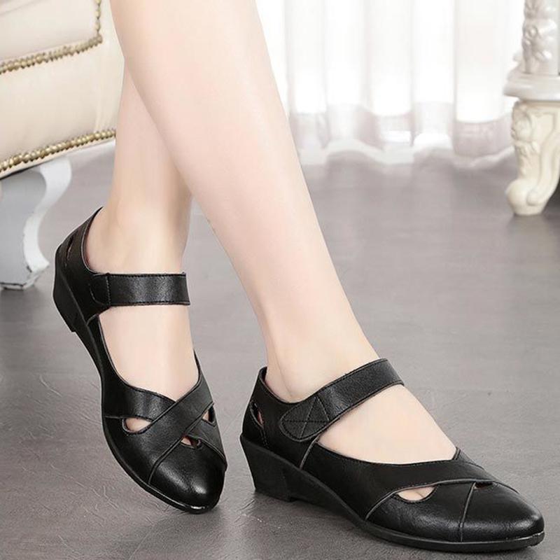 Summer Mom Sandals Casual Soft Bottom Middle-aged and Elderly Breathable Shoes for The Elderly Middle-aged Flat with Non-slip Outer Wear Women's Shoes