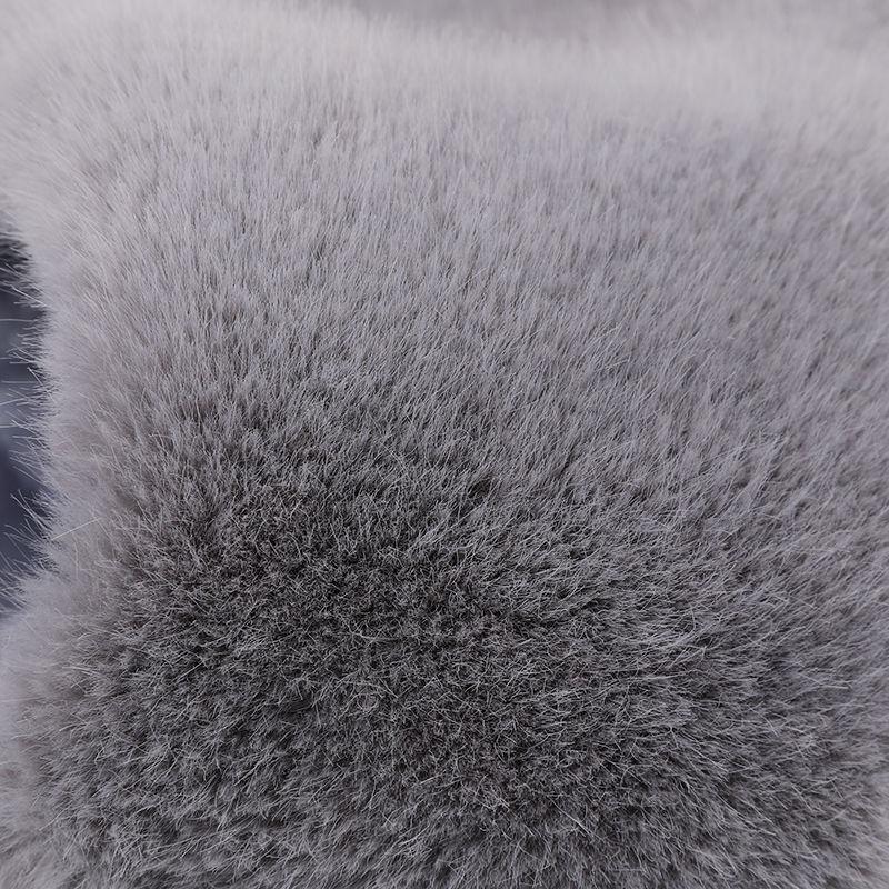 Women's Short Fur Waistcoat Autumn and Winter Slim Fit Fox Fur Vest Waistcoat Plush Jacket Keeps Warm Soft and Comfortable