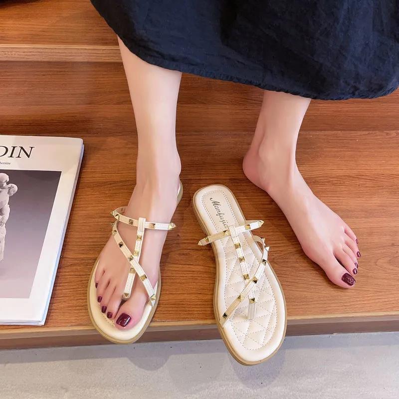 Fairy Style Flip Flops Rivet Sandals and Slippers for Women's Outer Wear New Year and Summer New Flat-bottomed Non-slip Beach Slippers