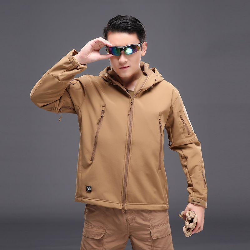 Men's Outdoor Sportswear Windproof and Waterproof Mountaineering Clothing Thick Hooded Outdoor Jackets Fleece Soft Shell Plus Size Cycling Clothing