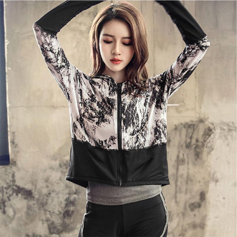 Spring and Summer Slim Yoga Clothes Suit Women's Gym Sports Running Loose Quick-drying Clothes
