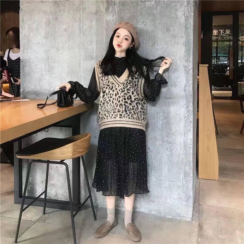 Leopard Print Knitting Vest Autumn and Winter Women V-neck Wild Pullover Vest Sleeveless Sweater