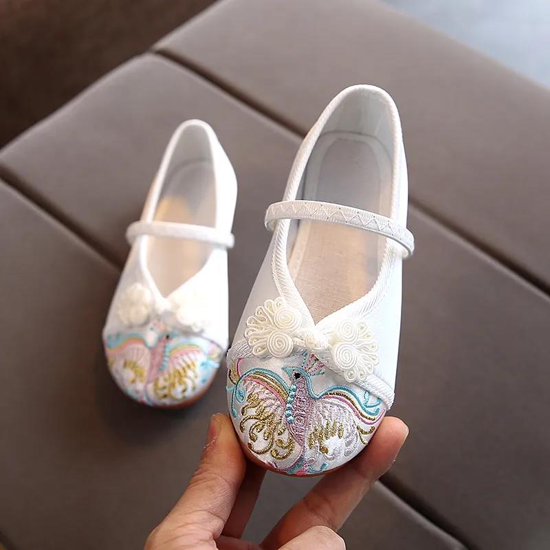 Kids Shoes for Girls Children's Embroidered Cloth Casual Soft Light Shoes Chinese Style Girls Shoes Old Beijing National Wind Dance Shoes