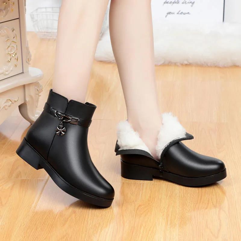 Winter Thick Cotton Shoes Soft Leather Women's Boots Warm and Fleece Comfortable Martin Boots