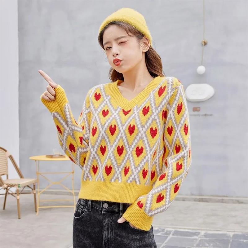 Sweater Women Autumn Winter 2021 Knitted Vintage Sense V-neck Christmas Peach Heart Short Top Sweater