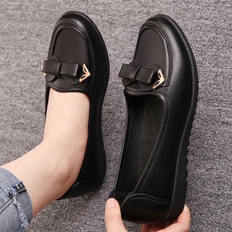 Women's Spring Summer Large Size Solid Color Soft Sole Flat Shoes Female Casual Working Single Leather Shoes
