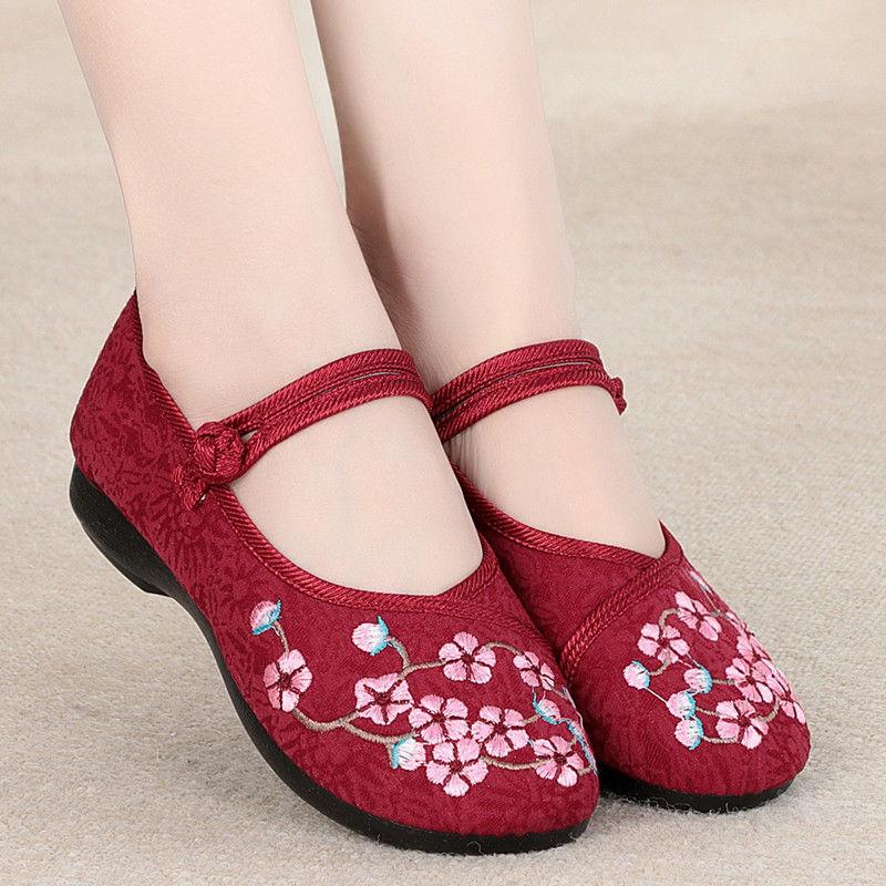 Old Beijing Cloth Shoes Women Hanfu Embroidered Shoes Women Ancient Style Shallow Mouth Soft Bottom Ethnic Style Women's Shoes Non-slip Mother Shoes