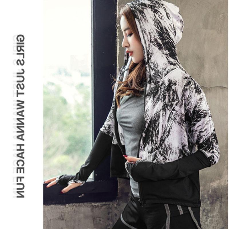 Spring and Summer Slim Yoga Clothes Suit Women's Gym Sports Running Loose Quick-drying Clothes