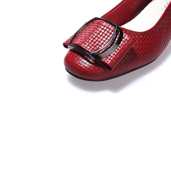 Office Ladies Spring Solid Color Casual Slip-on Shoes Women's Summer Large Size Low Heel Leather Single Shoes