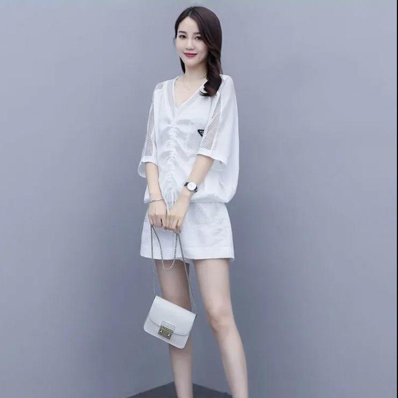 Casual Plus Size Women's Two-piece Loose-fitting Sweater + Shorts Two-piece Suit Women's Casual Loose-fitting Suit Elegant Temperament Suit