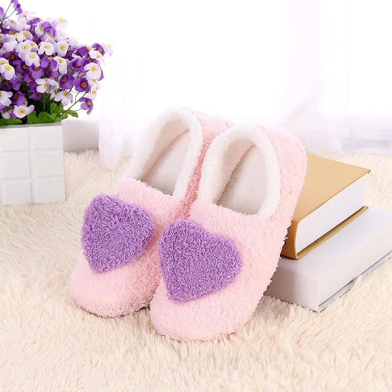Plush Indoor Slippers Women Cotton Warm and Soft Home Shoes Winter Love Shape Cute Home Flip Flops