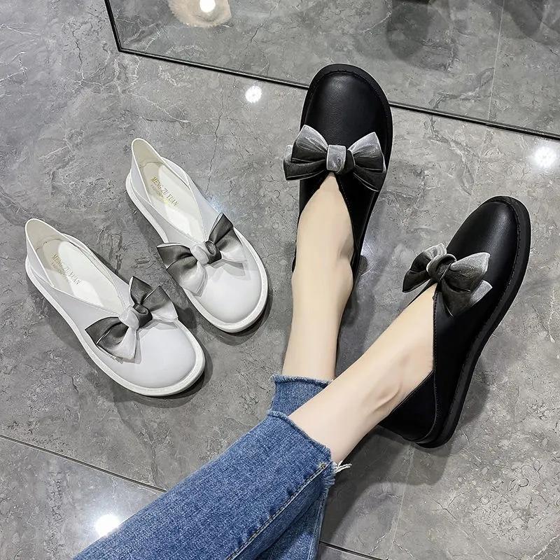 Ladies Slip-on Beanie Shoes Bow Flat Shallow Mouth Single Shoes Soft Bottom Comfortable Mother Shoes with Skirt Small White Shoes
