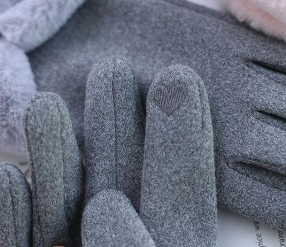 Gloves Women's Winter Plus Velvet Warm, Windproof and Cold-proof Korean Version Cute Touch Screen Riding Driving Velvet Gloves