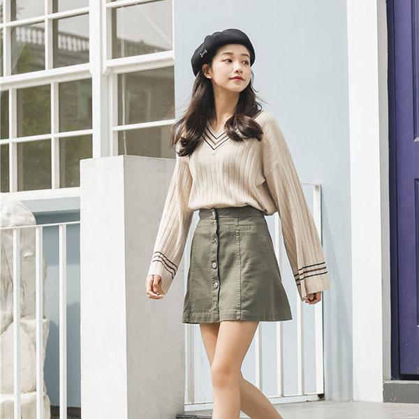 Autumn and Winter Sweater Women Loose Students V Trumpet Sleeve Pullover Ladies Bottoming Sweater