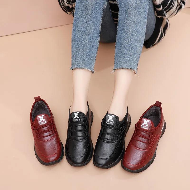 Winter Old Beijing Women's Cotton Shoes Leather Waterproof and Velvet Thickened Non-slip Warm Flat Shoes