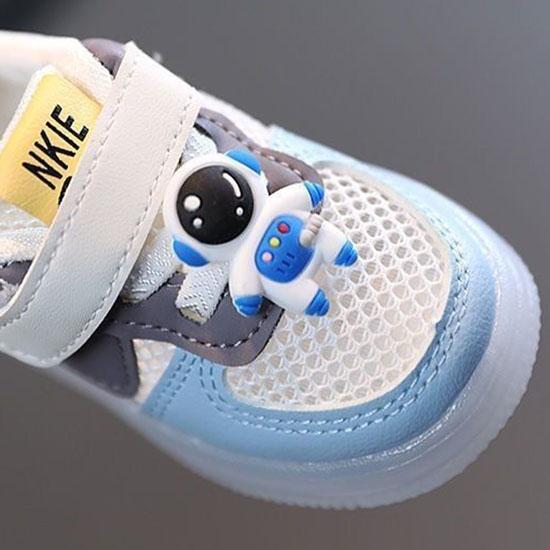 Light Shoes Summer Boys' Shoes Girls' Board Shoes Soft Soled Baby Walking Shoes Breathable Sports Mesh Shoes 1-3 Years Old