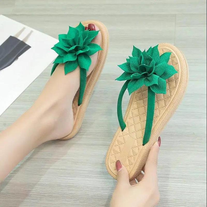Wear Flat-bottomed Flip Flops and Thick-bottomed Sandals In Summer Women's Flower Slippers Women's Seaside Beach Non-slip Holiday Flip-flop Sandals