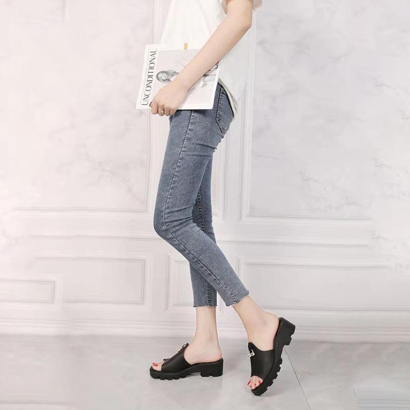 Ladies Summer Sandals and Slippers All-match Outer Wear Wedge Heel Fashion Trend Non-slip Beach Shoes