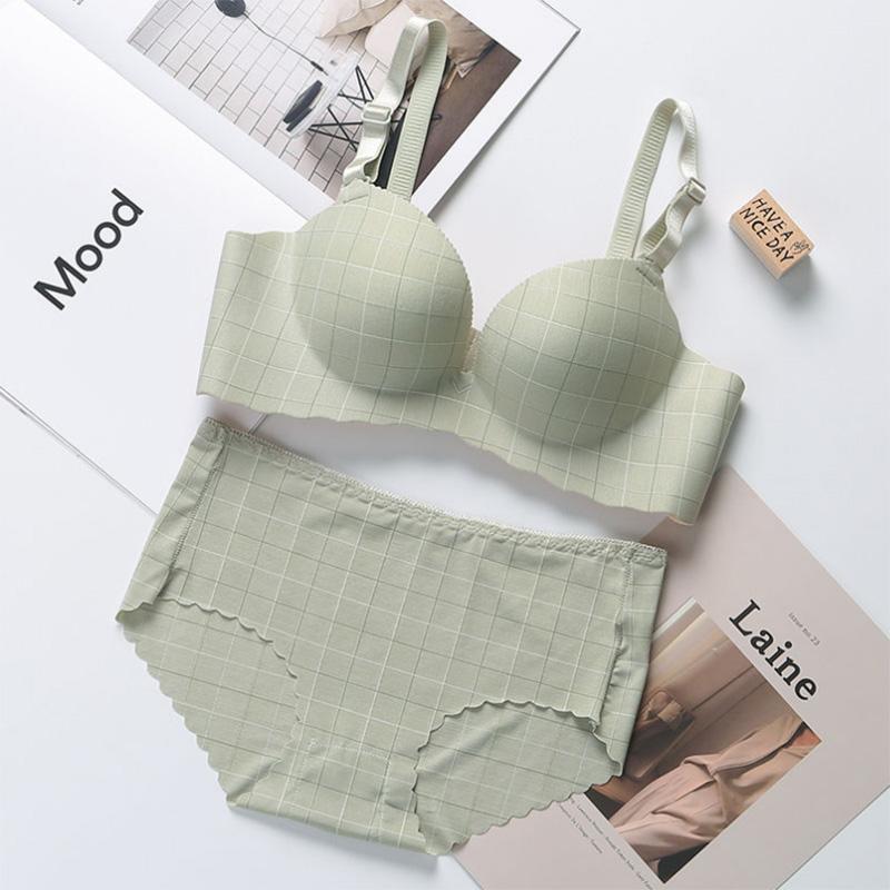 Women Seamless Bra and Panty Set Wireless Female Sexy Bralette Underwear Lingerie Plus Size