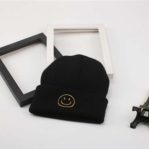 Woman hat Plush Cotton hat Wild hat Windproof hat Autumn winter Warm hat Thick hat Fashion Man