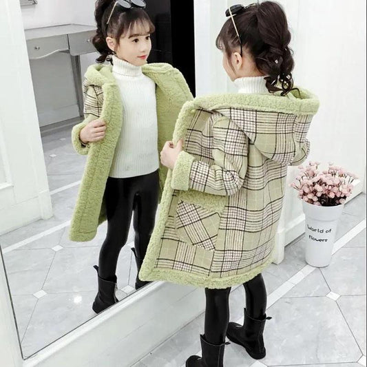 Girls' Jacket Autumn and Winter Korean Children's Clothing Thickened Plus Velvet Plaid Coat Mid-length Warm and Windproof Top