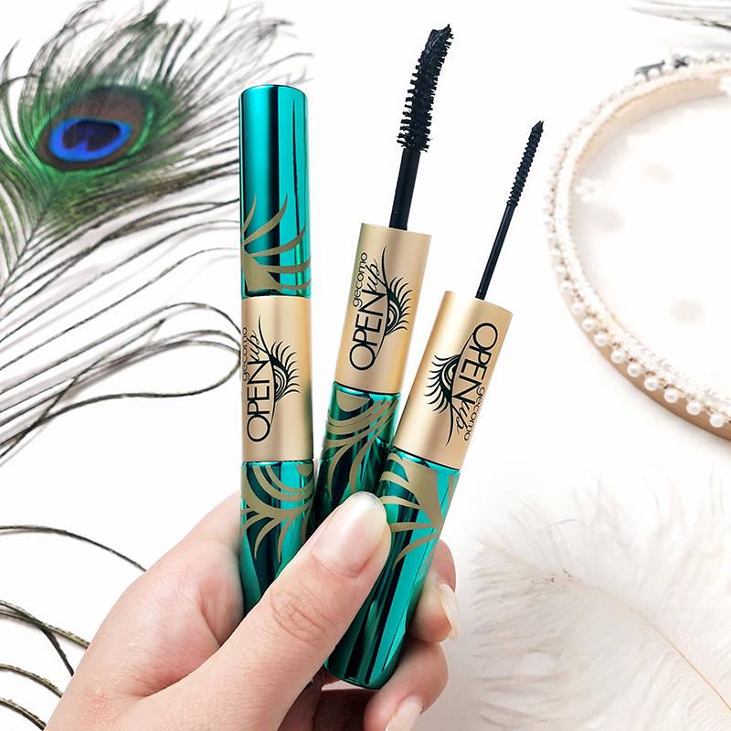 Peacock Double-Head Mascara is waterproof does not stain long and thin small curly brush heads fine
