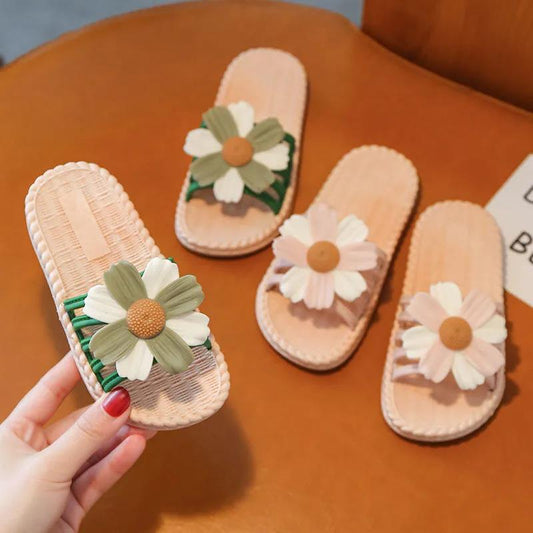 Girl's Summer Slippers Girl's Soft Sole Anti-slip Slippers Indoor Flower Decoration Shower Casual Light Flat Slippers