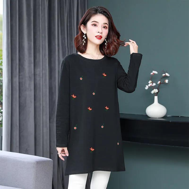Women's Clothing Autumn and Spring Ladies Round neck Flower embroidery Long-sleeved Casual Loose T-shirt Pullover