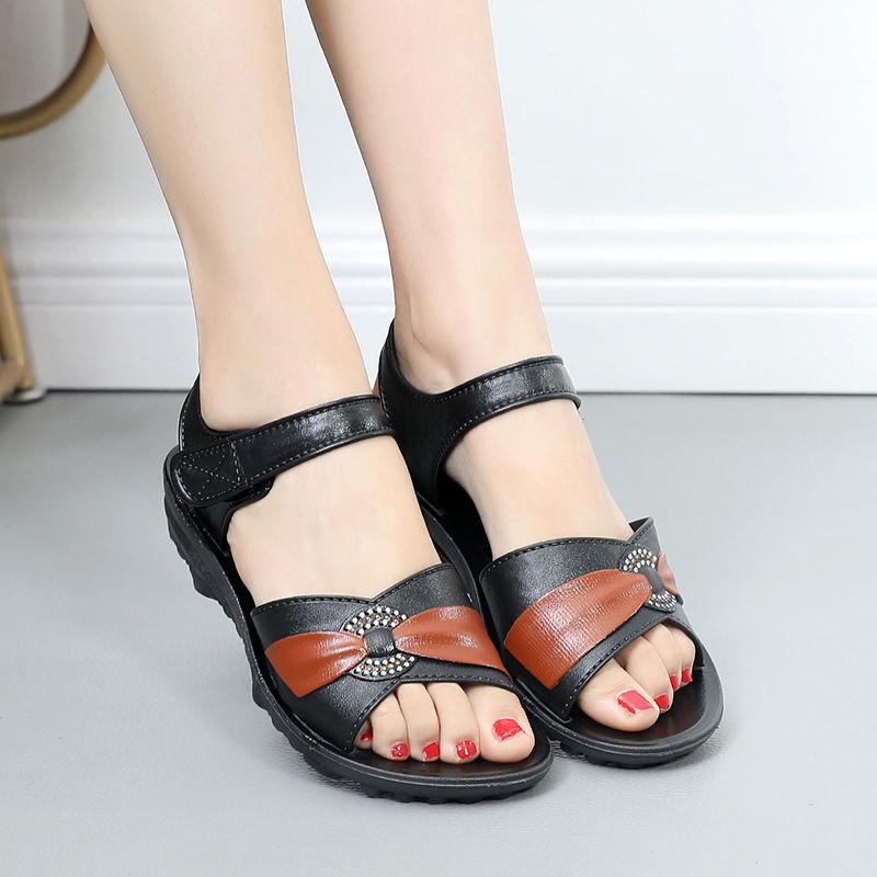 Sandals Women's Soft Bottom Flat Shoes Comfortable Wear-resistant Middle-aged Pregnant Women Non-slip Large Size Sandals Women