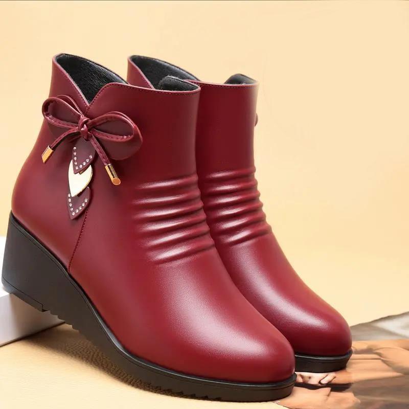 Cotton Shoes Women's Autumn and Winter Plus Velvet Thickening Warm and Comfortable Middle-aged and Elderly Soft-soled Short Boots