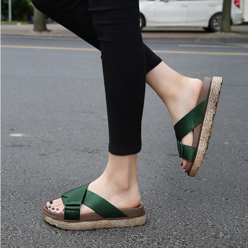 Thick-soled Slippers Women's Outer Wear Summer Fashion All-match Sandals Flat Non-slip Beach Platform Shoes