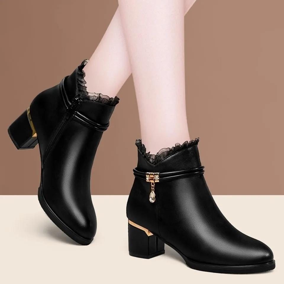 Top Layer Soft Leather Ladies Ankle Boots Fashion Thick Heel Pointed High Heel Lace Ankle Boots