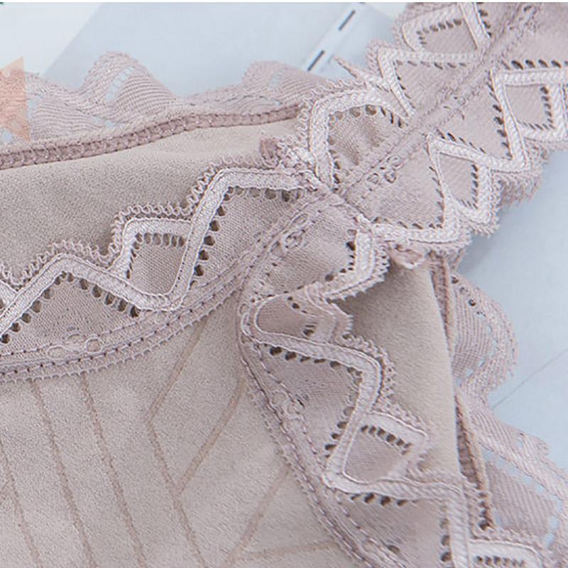 Korean version of the lace camisole without steel ring without buckle one-piece tube top wrap chest gather beauty back skin-friendly bra