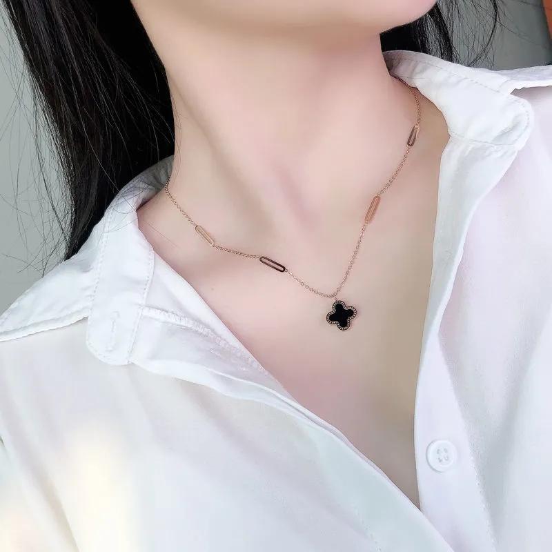 Roman Numeral Pendant Necklace Black and White Double-sided Clavicle Chain Clavicle Chain Gift for Girlfriend Ersonalized Ornaments Jewelry