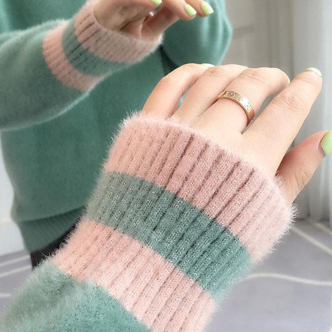 Women's Autumn and Winter Imitation Mink Velvet Thickened Pullover Sweater Women's Short V-neck Loose Long Sleeve Versatile Sweater