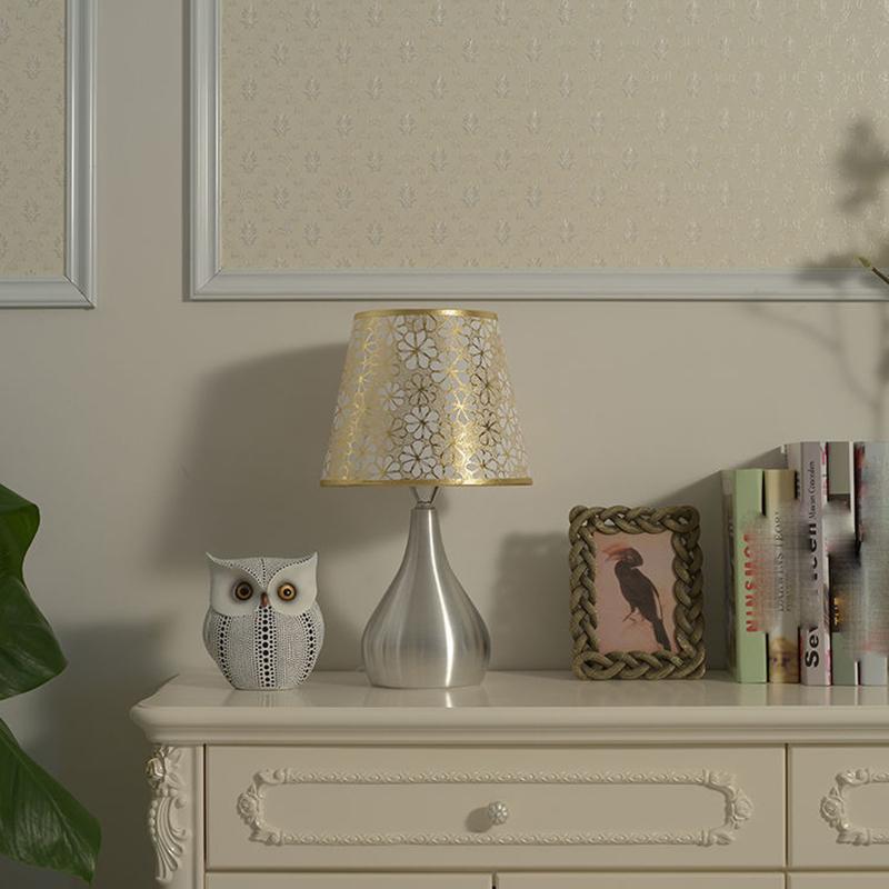 Simple and Modern Table Lamp Bedroom Bedside Lamp Creative Romantic Warm Home Dimmable Bedside Counter Lamp Home Decoration
